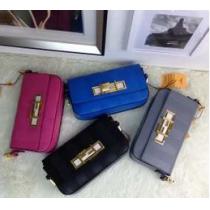 美品　スタイルアップ効果 2026春夏 FENDI フェンディ ショルダーバッグ 4色可選 