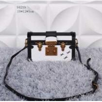 完売　高級感演出 2026春夏 LOUIS VUITTON ルイ ヴィトン ショルダーバッグ LV