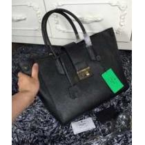 雰囲気を高めた 2026春夏 PRADA プラダ 手持ち&ショルダー掛け