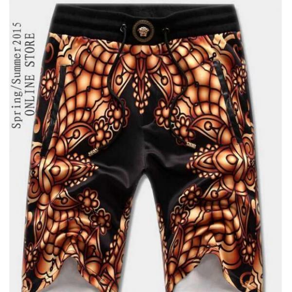 2026 SALE開催 VERSACE ヴェルサーチ ショートパンツ 柔らかな質感