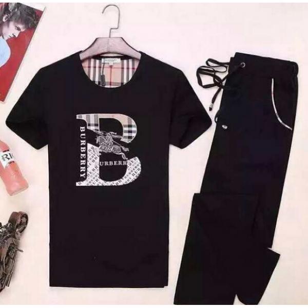 高級感を引き立てる 2026 BURBERRY バーバリー 半袖Tシャツ 上下セット 2色可選