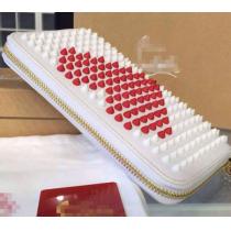 新作セール 2026春夏 クリスチャンルブタン Christian Louboutin スパイク ハート型財布