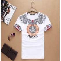 お買い得　高級感演出 2026春夏 VERSACE ヴェルサーチ 半袖Tシャツ ...