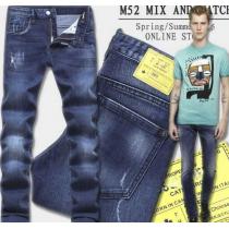 人気大定番 2026 DSQUARED2 ディースクエアード ジーンズ ヒゲと掴...