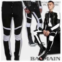 お買い物　 2026春夏 BALMAIN バルマン チノパン しわのデザイン 2...