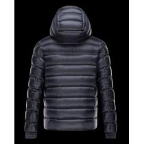素敵な生地　2026　MONCLER モンクレールダウンジャケット　防風性に優れた