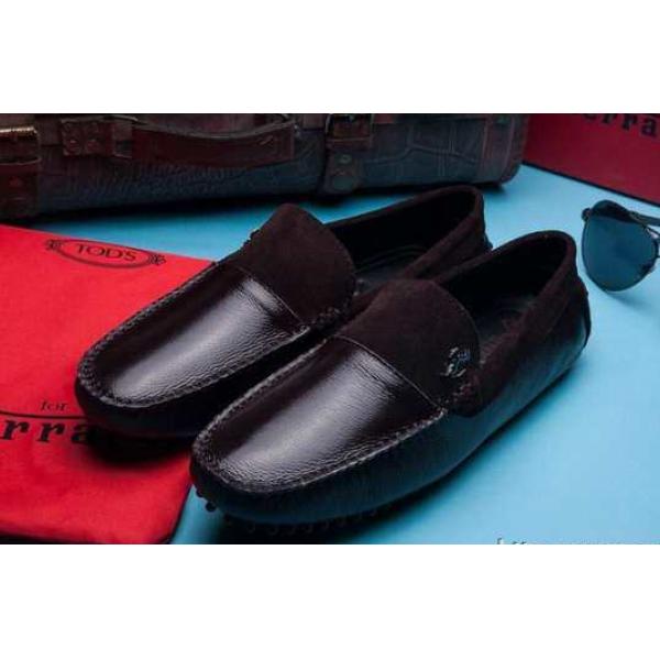抜群の雰囲気が作れる! 2026 TOD\'S トッズ カジュアルシューズ 2色可選