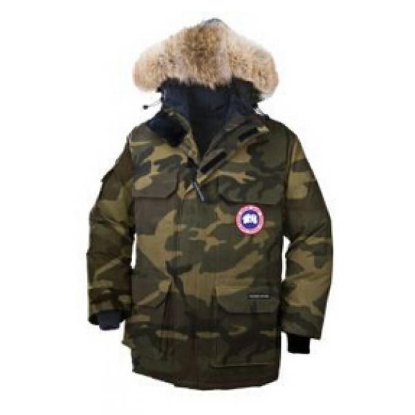 高い保温力 Canada Goose 高品質　ダウンジャケット