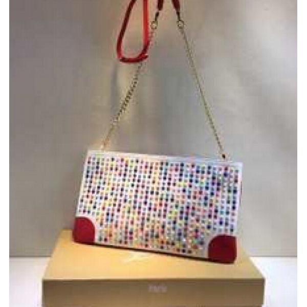 素敵 2026 Christian Louboutinクリスチャンルブタン使い勝手のいいモデル　バッグ