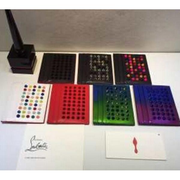 最適なアイテム　 2026 Christian Louboutinクリスチャンルブタン 落ち着いた財布 カードケース 多色選択可