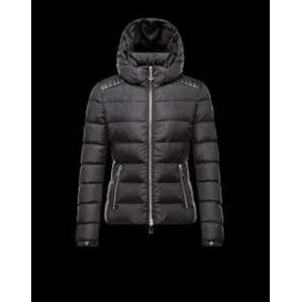 高級感溢れる 2026秋冬 MONCLER モンクレール今季注目の ダウンジャケット 