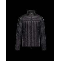 保温性のある 2026秋冬 MONCLER モンクレール デザインも魅力のダウン...
