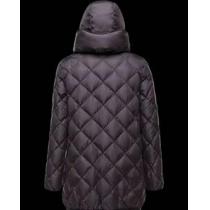 上品な装いで華やかさ　 2026秋冬 moncler モンクレール 相性抜群　ダウンジャケット ロング 