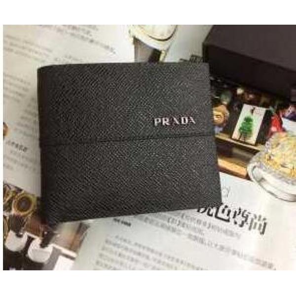 お洒落に 2026秋冬 prada プラダ 洗練された雰囲気　短財布 2色可選