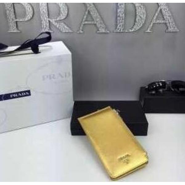 安心感のある　秋冬 PRADA プラダ 収納できる　カードケース シンプル 5色可選 