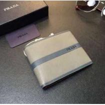 プレゼントに　秋冬 prada プラダ 印象的な短財布 2色可選 