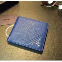 独特な高級感　秋冬 prada プラダ　使い勝手も最高　 短財布 2色可選