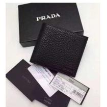 収納力抜群のアイテム 秋冬 prada プラダ 華やかに演出 上質な 短財布