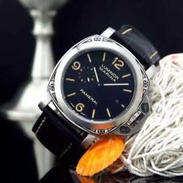 ムダな装飾を排したデザイン 2026  パネライ PANERAI 3針クロノグラフ 日付表示 腕時計
