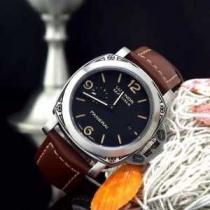 存在感のある 2026 PANERAI パネライ 3針クロノグラフ 日付表示  腕時計