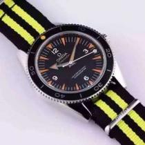 2026 オメガ OMEGA お買得 3針クロノグラフ 透かし彫りムーブメント 男性用腕時計