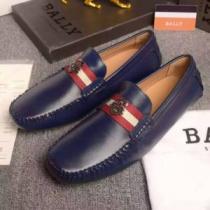 2026春夏 重宝するアイテム バリー BALLY 軽量で疲れにくい カジュアル...