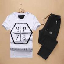 スタイリッシュな印象 フィリッププレイン PHILIPP PLEIN 落ち着いた...