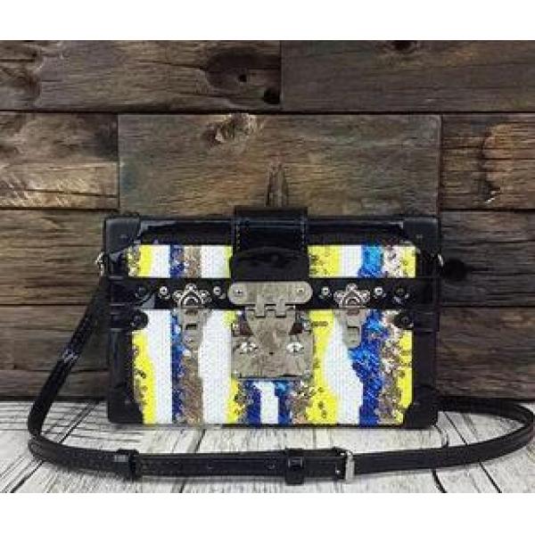  洗練されたスタイル　ルイヴィトン　プティット・マル　レザーｘスパンコール　繊細なデザインに　ショルダーバッグ　イエローｘブルーｘホワイトｘブラック.