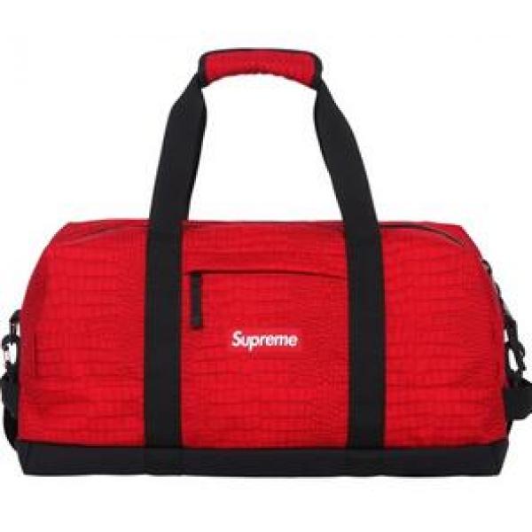 収納力の高いシュプリーム　CROC DUFFLE BAG RED クロックダッフルバッグ　　便利性あるバッグレッド.
