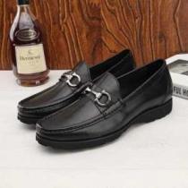 大好評 2026 サルヴァトーレフェラガモFERRAGAMO  カジュアルシュー...