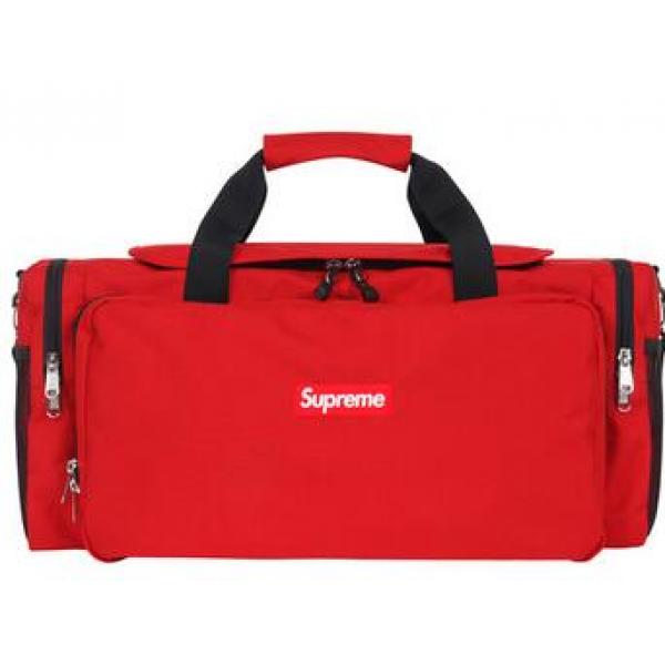 実用性に溢れるアイテム　Supreme シュプリーム  ダッフル　活躍　バッグ.