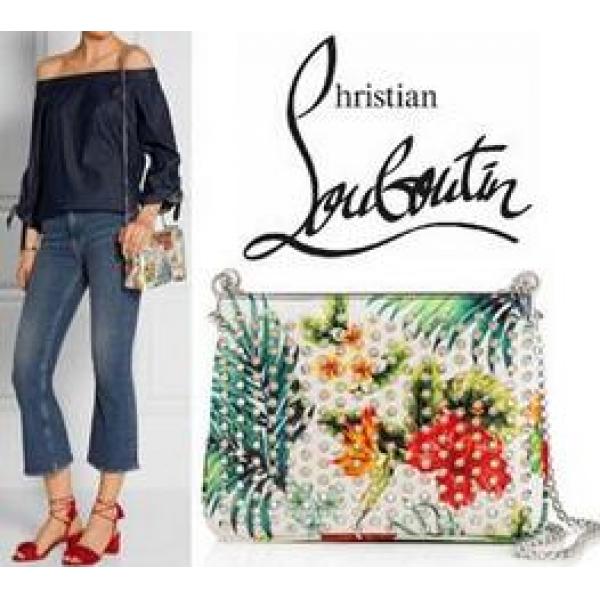  一味違うアイテム　ルブタンChristian Louboutin Triloubi Small Chain Bag　素敵なバッグ.