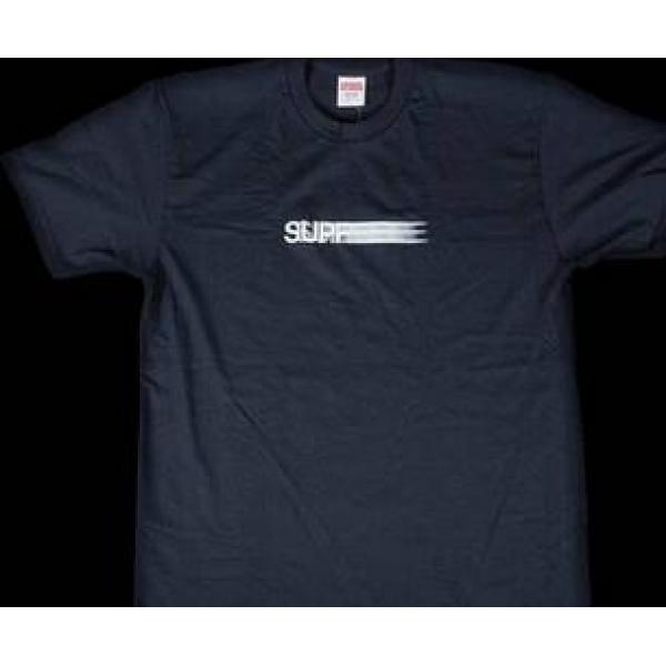 お買い得　シュプリーム モーションロゴ 心地良い風合いでＴシャツ ネイビー.