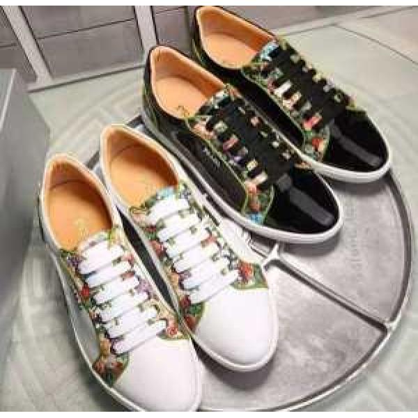 お洒落に魅せる 2026 プラダ PRADA フラットシューズ  2色可選