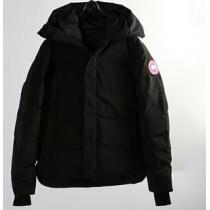 印象的なモデル　CANADA GOOSE/カナダグース　デザイン性の高いダウンジャケット.