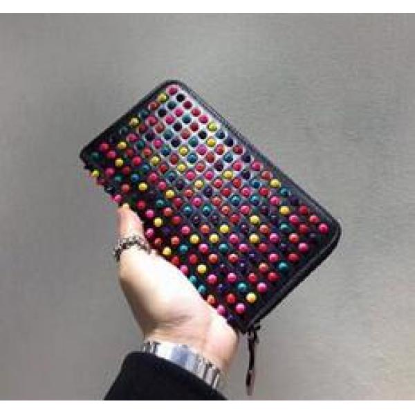 プレゼントに　Christian Louboutin クリスチャン ルブタン　魅力的に長財布.