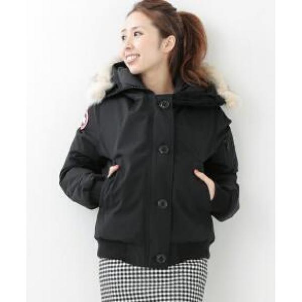着心地も快適に　CANADA GOOSE　　保温性を高めるレディースダウンジャケット.