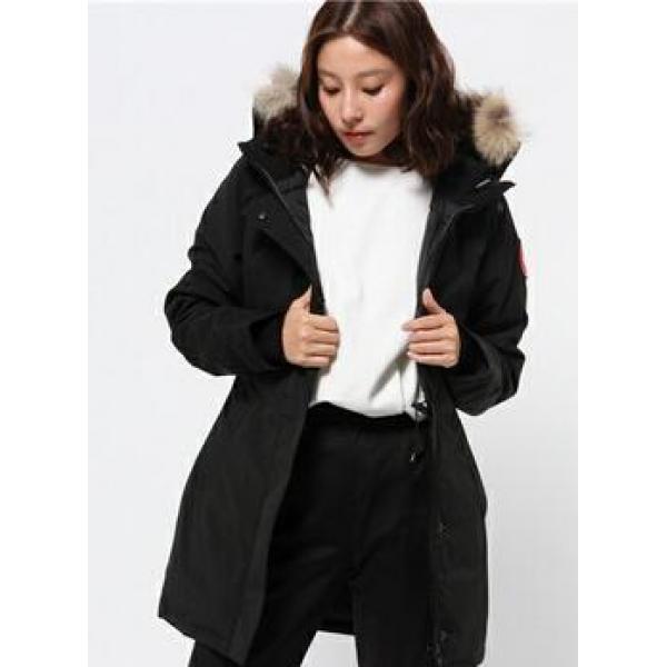 カジュアルと上品さも兼ね備えた逸品　CANADA GOOSE/カナダグース　レディース　ダウンジャケット.