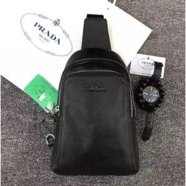 2026 上質 大人気！  プラダ PRADA 斜め掛けバッグ 8201