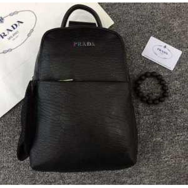 2026 首胸ロゴ プラダ PRADA 斜め掛けバッグ 8207