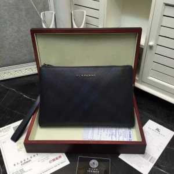 落ち着いた感覚 2026 バーバリーBURBERRY  ポーチ 16040