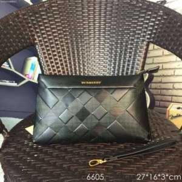 2026 【激安】  バーバリー BURBERRY ポーチ 6605