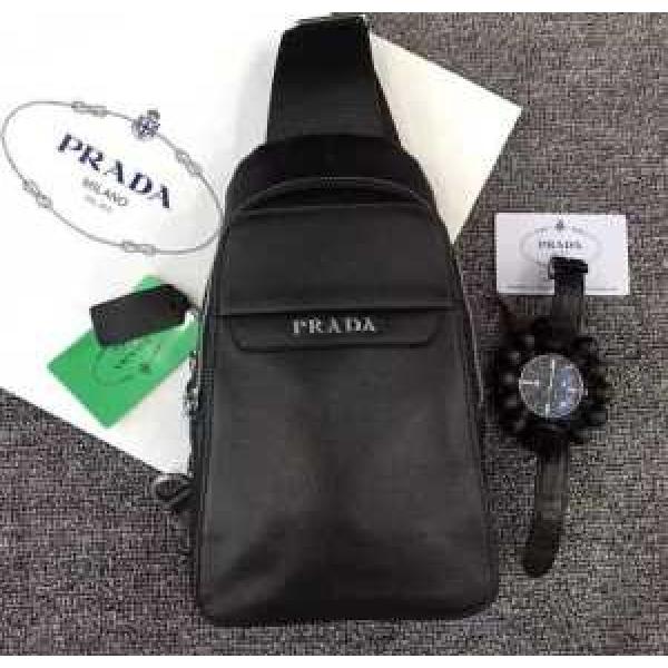 2026 美品！ プラダPRADA  斜め掛けバッグ 8200