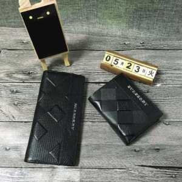お洒落に魅せる 2026 バーバリーBURBERRY  短財布 二つ折り財布 8005