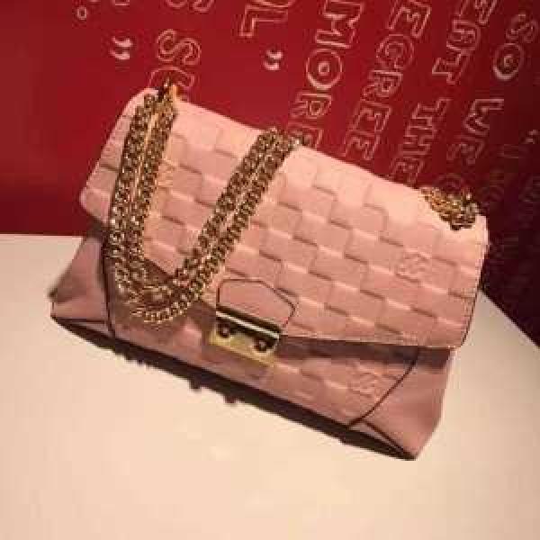 ◆モデル愛用◆ 2026  ルイ ヴィトンLOUIS VUITTON ショルダーバッグ 3色可選 M41598