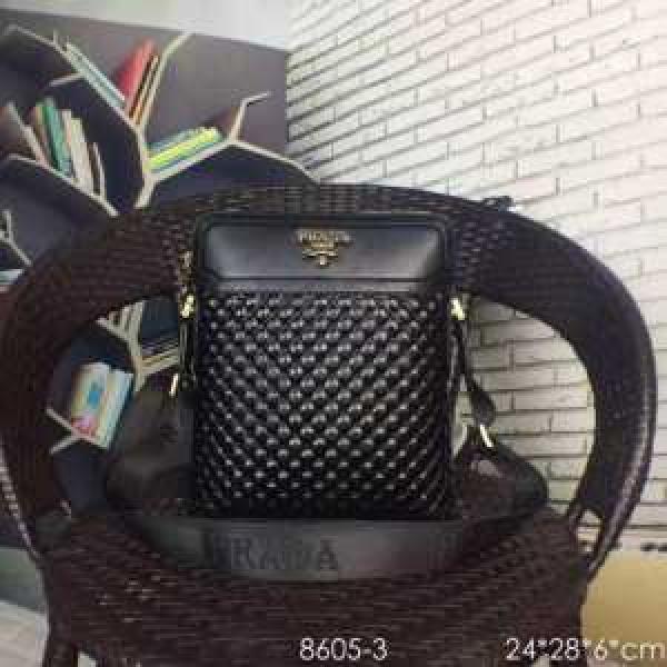 2026 デザイン性の高い プラダPRADA  ショルダーバッグ 8605-3