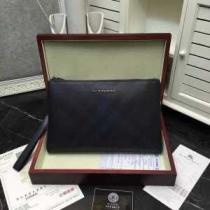 落ち着いた感覚 2026 バーバリーBURBERRY  ポーチ 16040