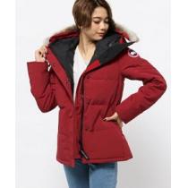 サイズ感がある　CANADA GOOSE/カナダグース　 デザイン性の高いレディースダウンジャケット.