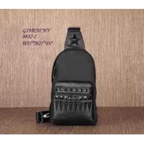 SALE!今季 ジバンシーコピーGIVENCHY  大容量なショルダーバッグ8832-2