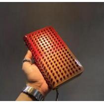 良く上質感のあるクリスチャンルブタン スーパーコピー  グラデーションやスタッズ付き長財布 Red/Pink.